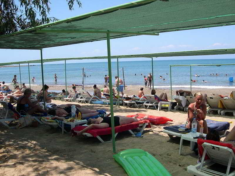 Leda Beach Hotel Side Exterior photo