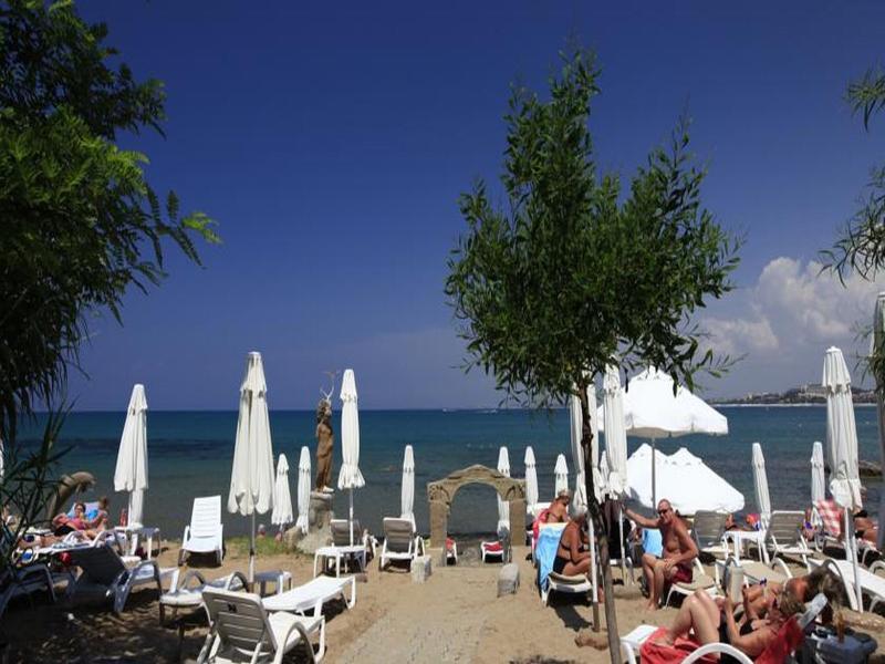 Leda Beach Hotel Side Exterior photo